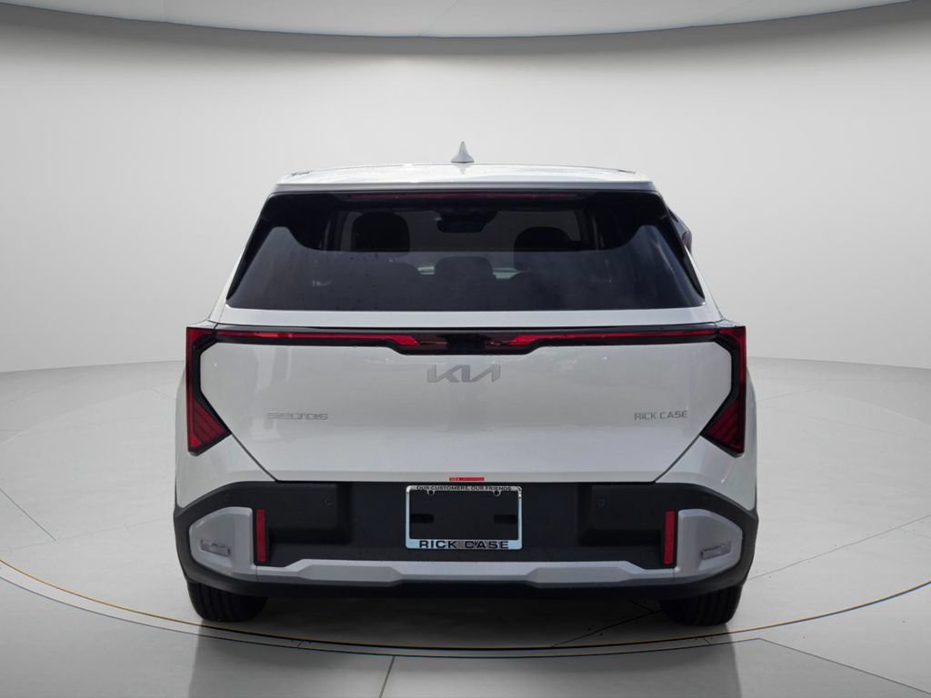 New 2027 Kia Seltos LX FWD image 4
