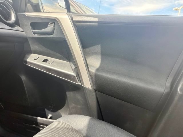 Used 2016 Toyota RAV4 LE FWD image 25