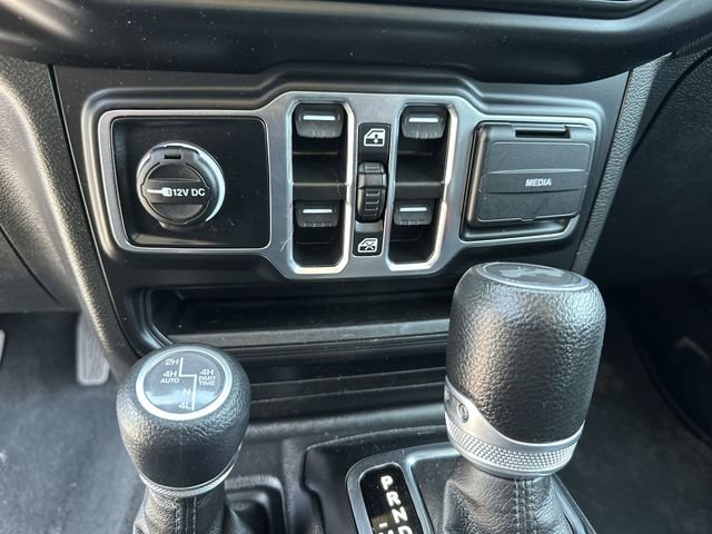Used 2023 Jeep Wrangler Unlimited w/ Cold Weather Group AWD/4WD image 17