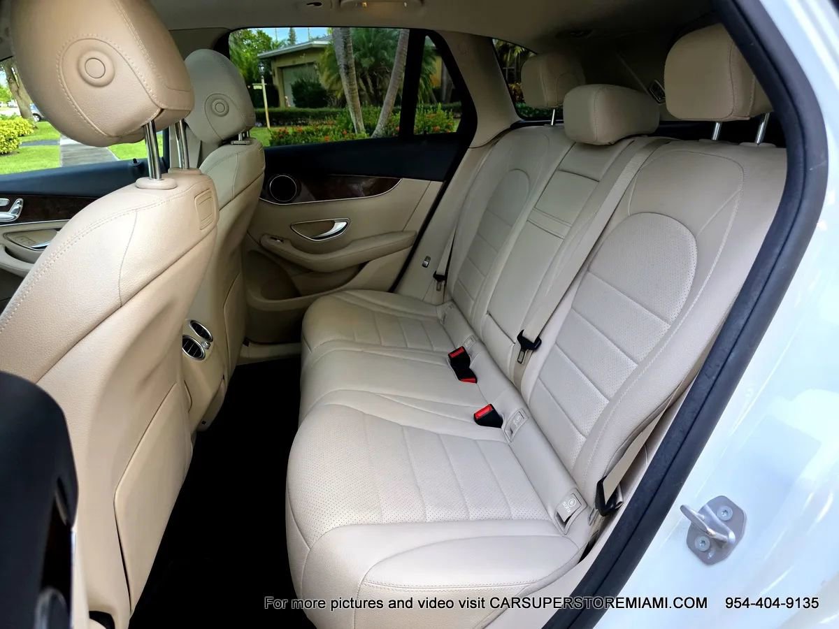 Used 2018 Mercedes-Benz GLC 300 w/ Premium Package image 4