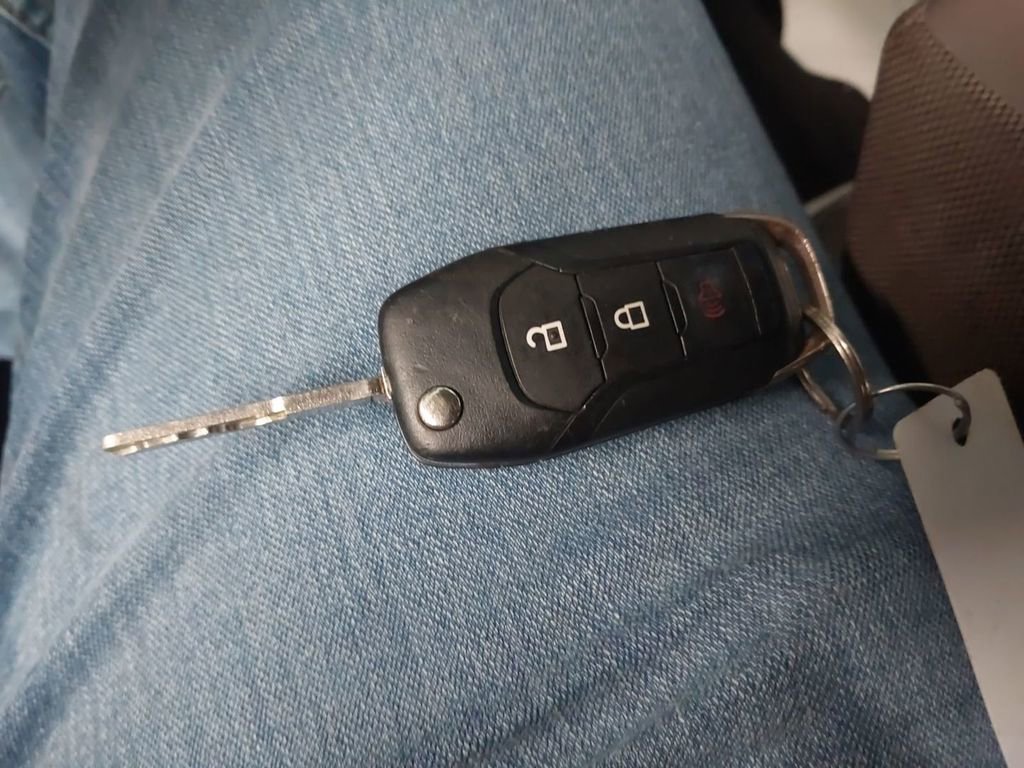 Used 2016 Ford F150 XLT image 38