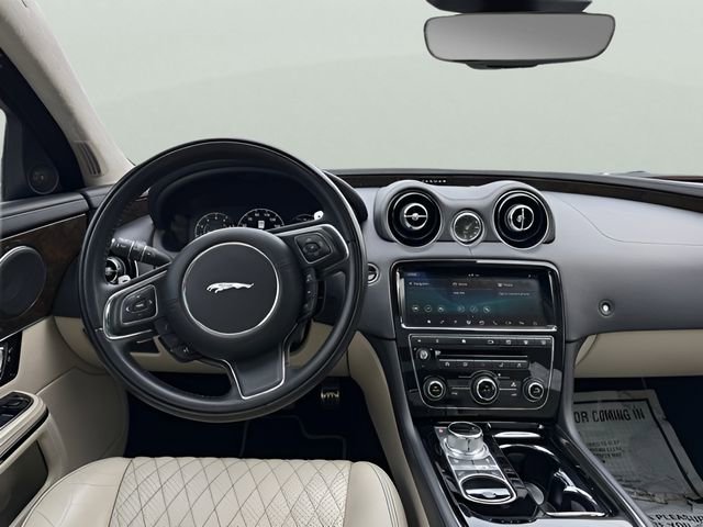 Used 2019 Jaguar XJ L Supercharged image 12