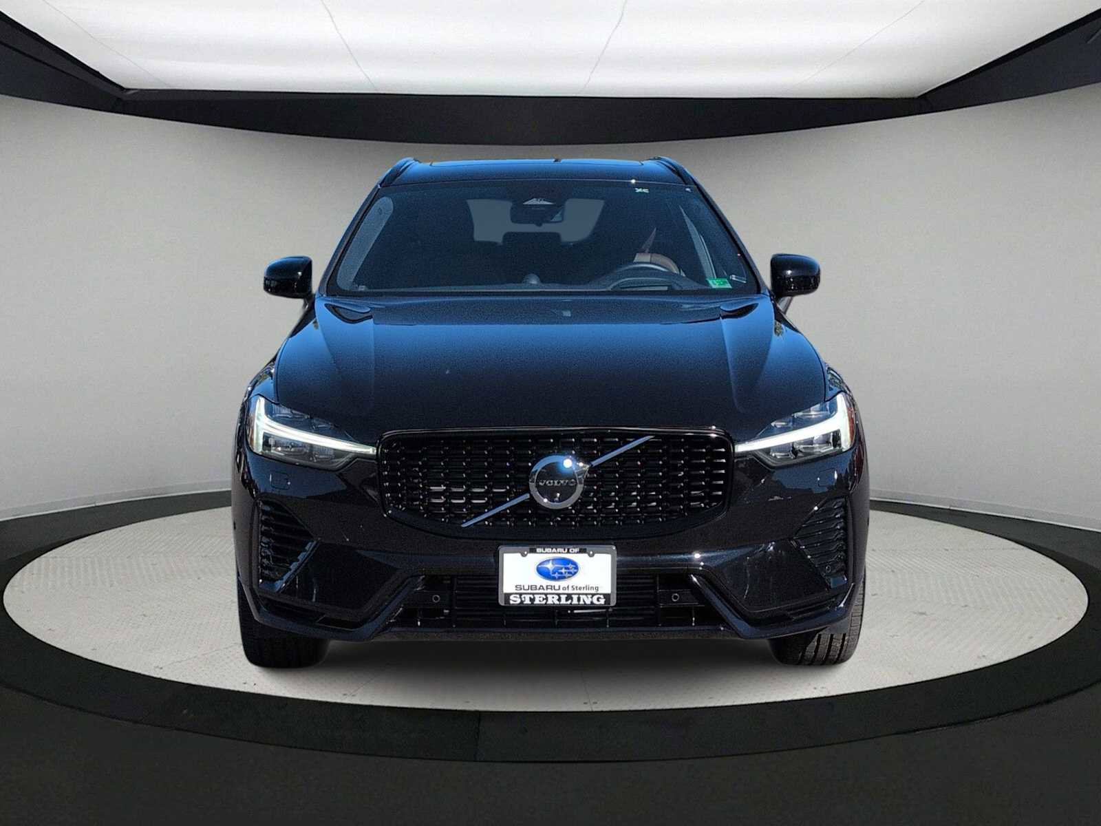 Used 2025 Volvo XC60 T8 Ultra image 3