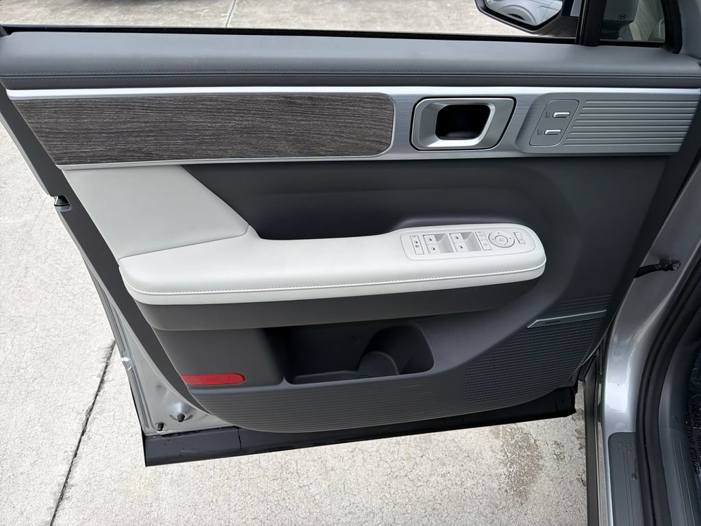 Used 2024 Hyundai Santa Fe Limited FWD image 17