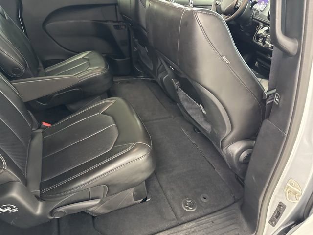 Used 2023 Chrysler Pacifica Touring-L w/ S Appearance Package image 28