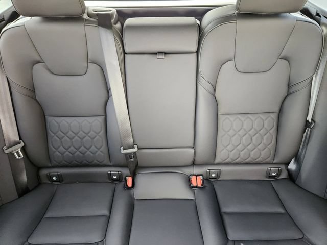 New 2026 Volvo XC60 B5 Plus w/ Climate Package AWD/4WD image 14