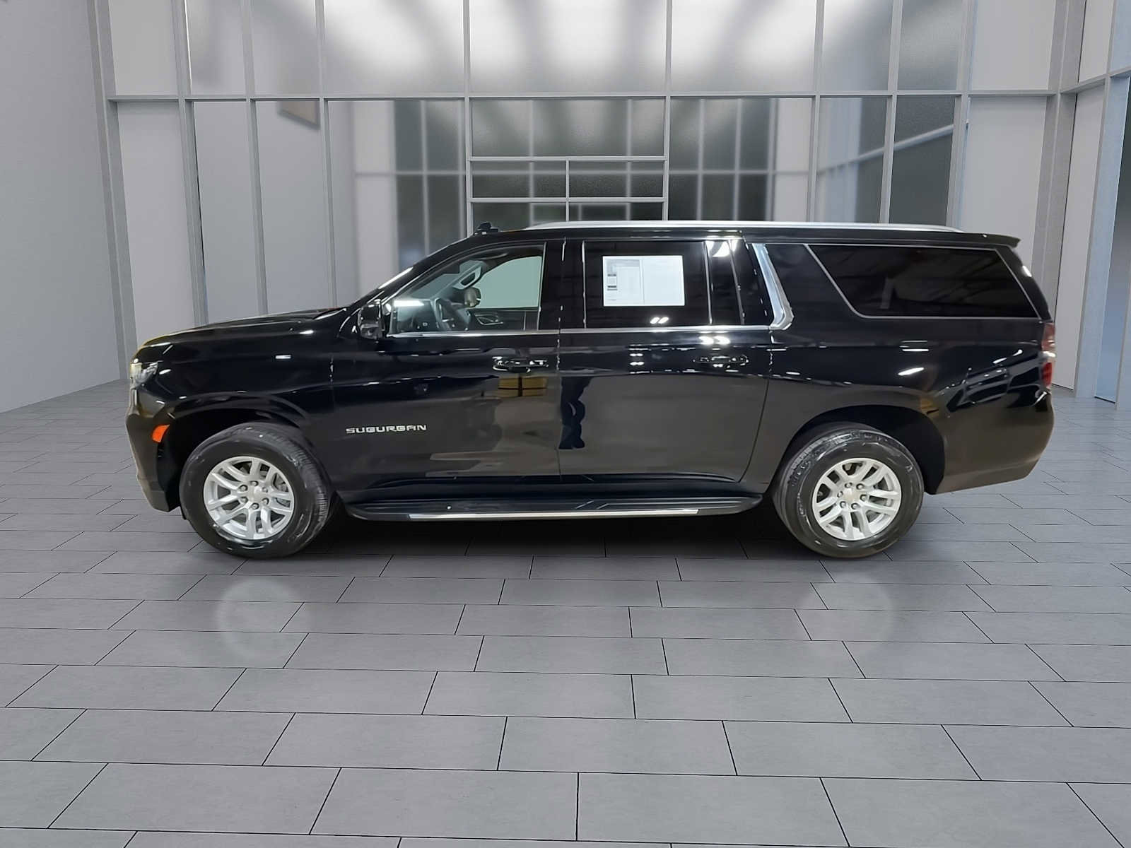 Used 2023 Chevrolet Suburban LT w/ Luxury Package AWD/4WD image 5