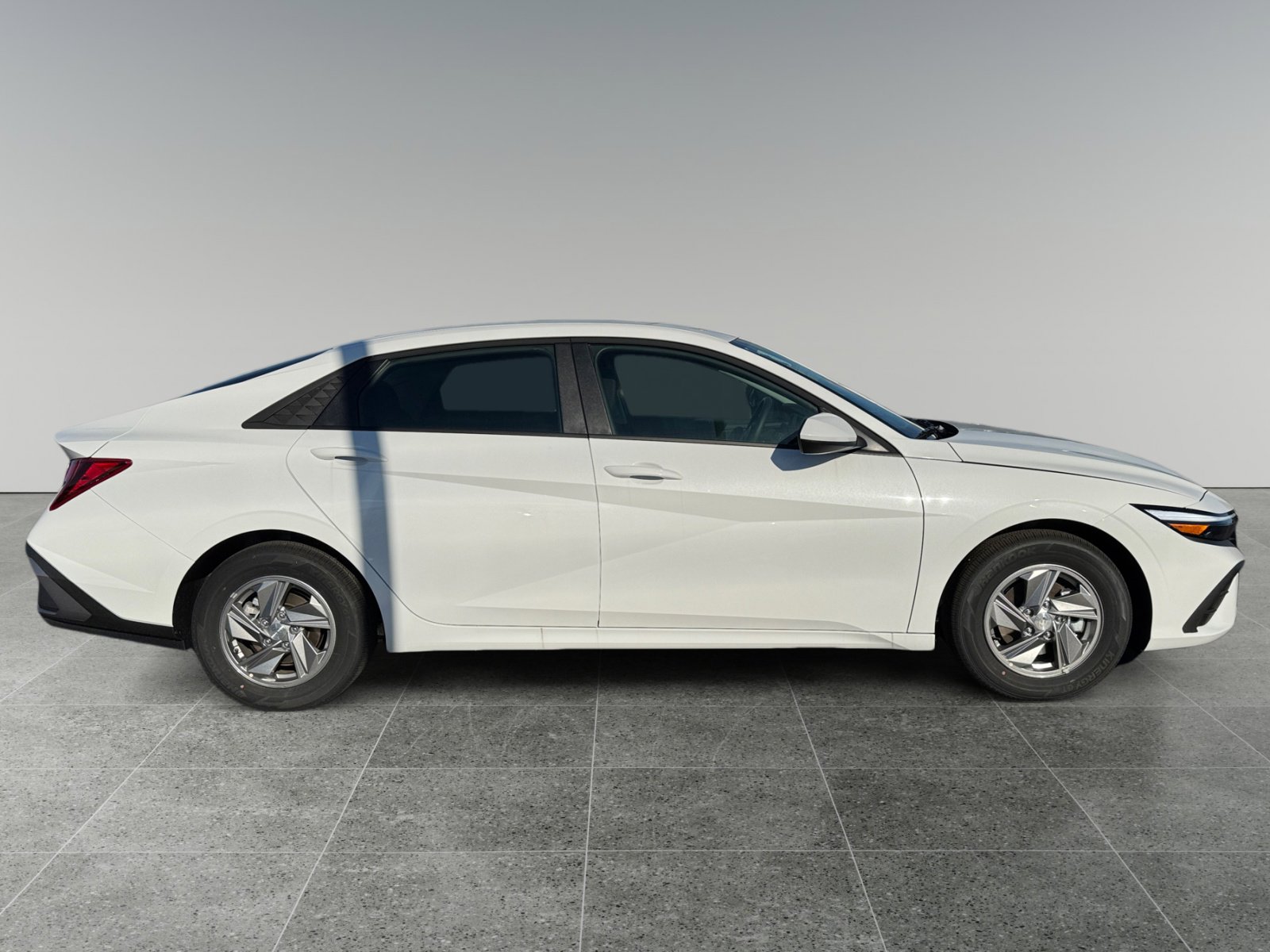 New 2025 Hyundai Elantra SE image 6