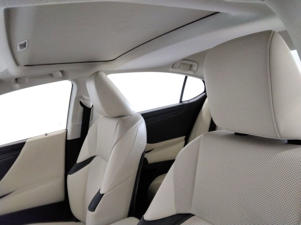 Used 2022 Lexus ES 350 w/ Premium Package image 29