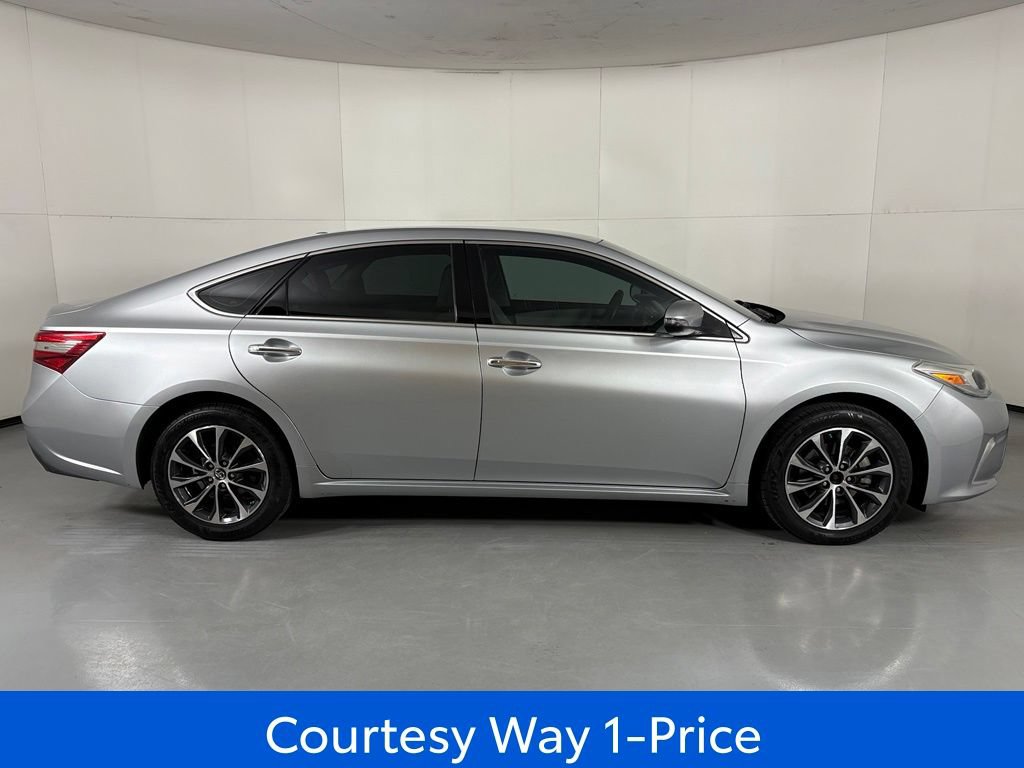 Used 2018 Toyota Avalon XLE w/ All Weather Liner Package FWD image 12