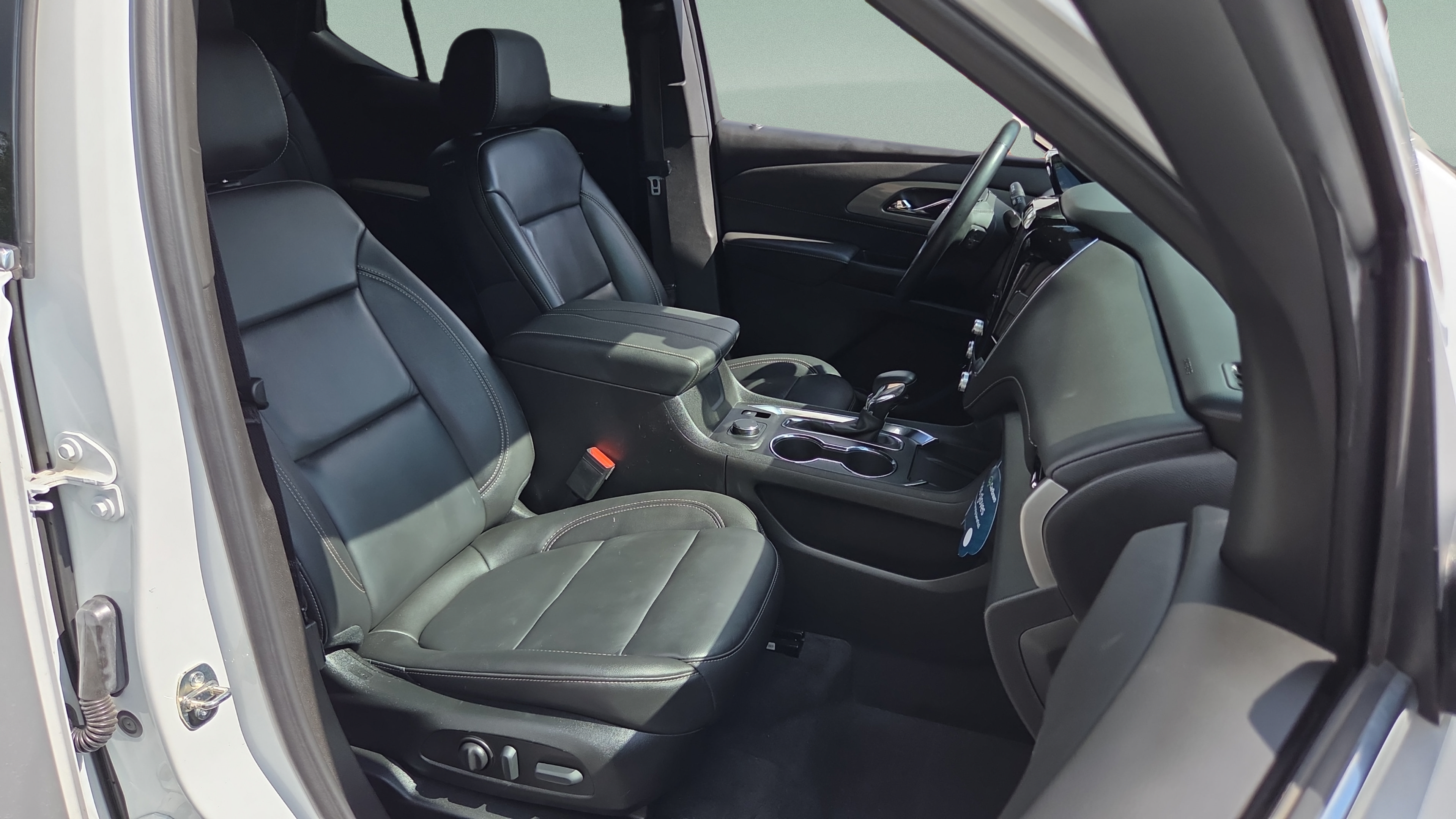 Certified 2023 Chevrolet Traverse LT FWD image 15