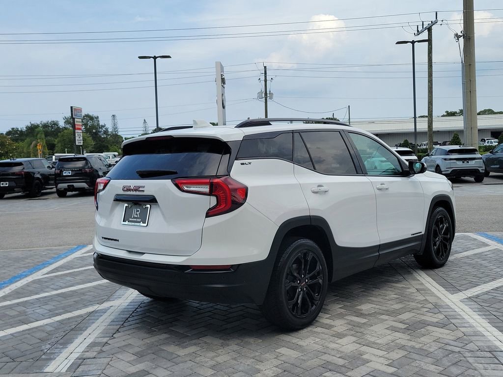 Used 2022 GMC Terrain SLT w/ Tech Package FWD image 5