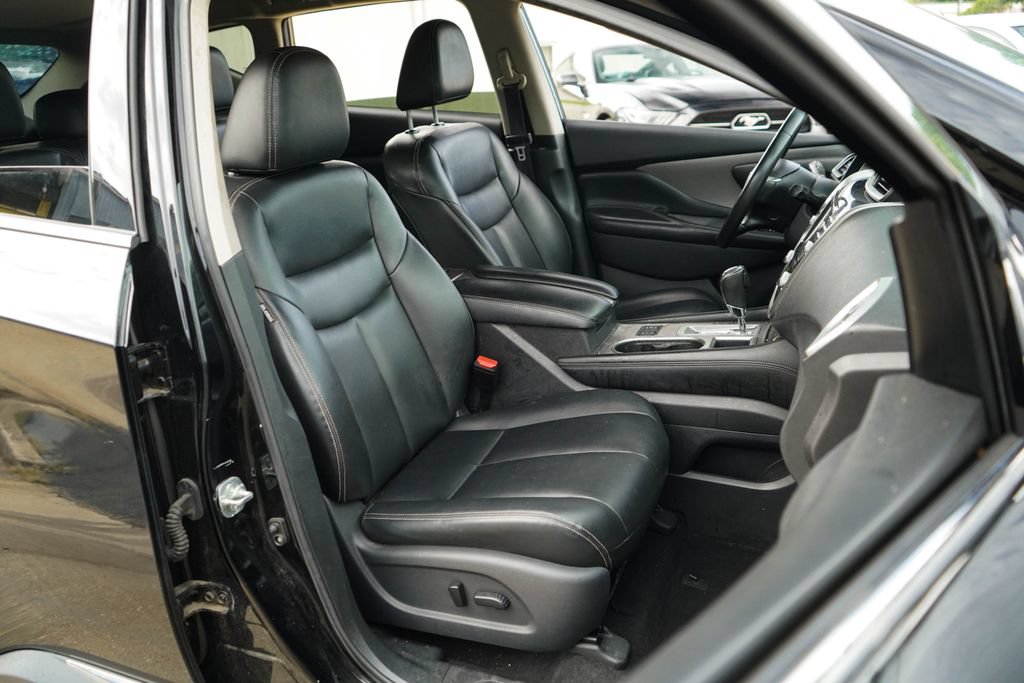Used 2022 Nissan Murano SV FWD image 12