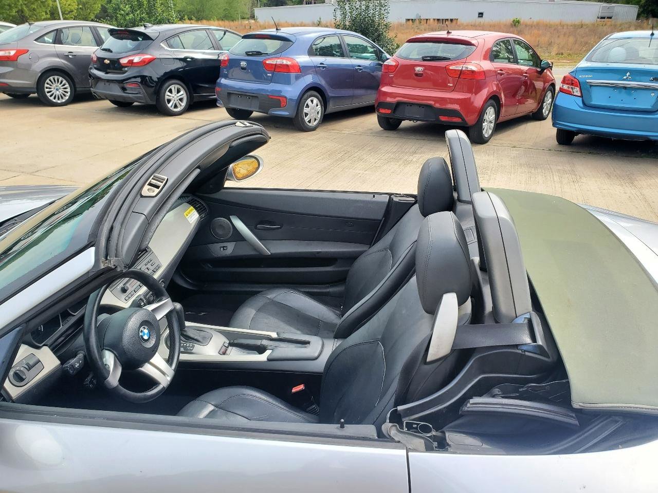 Used 2003 BMW Z4 2.5i image 18