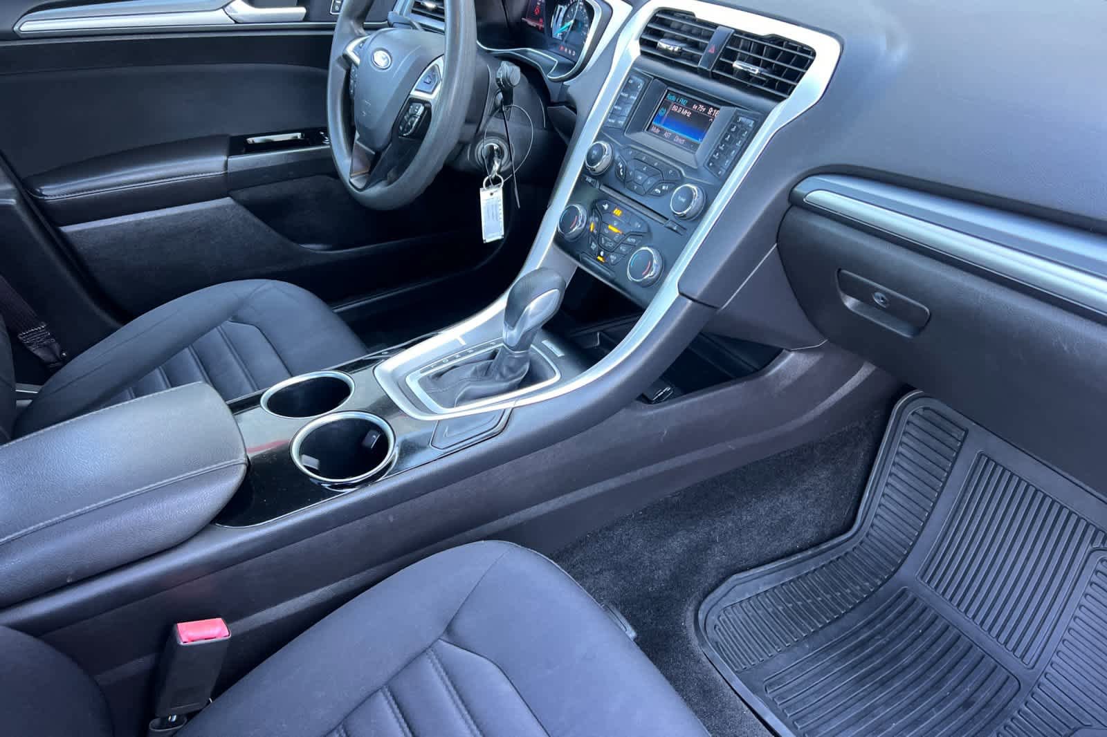 Used 2013 Ford Fusion SE FWD image 16