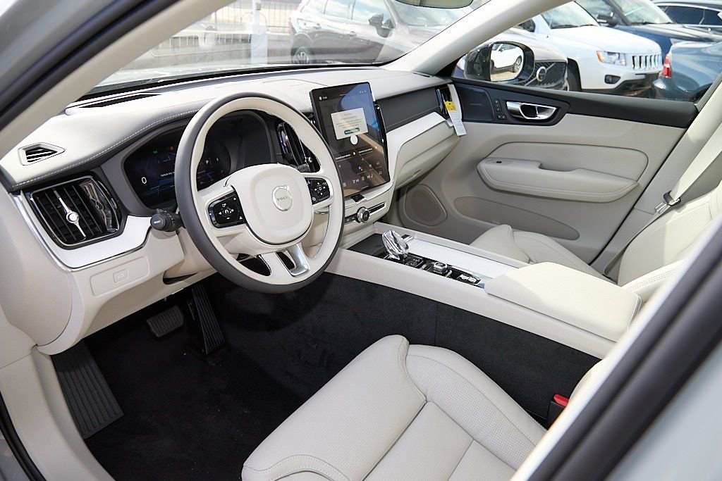 New 2026 Volvo XC60 B5 Ultra w/ Protection Package Premier image 12