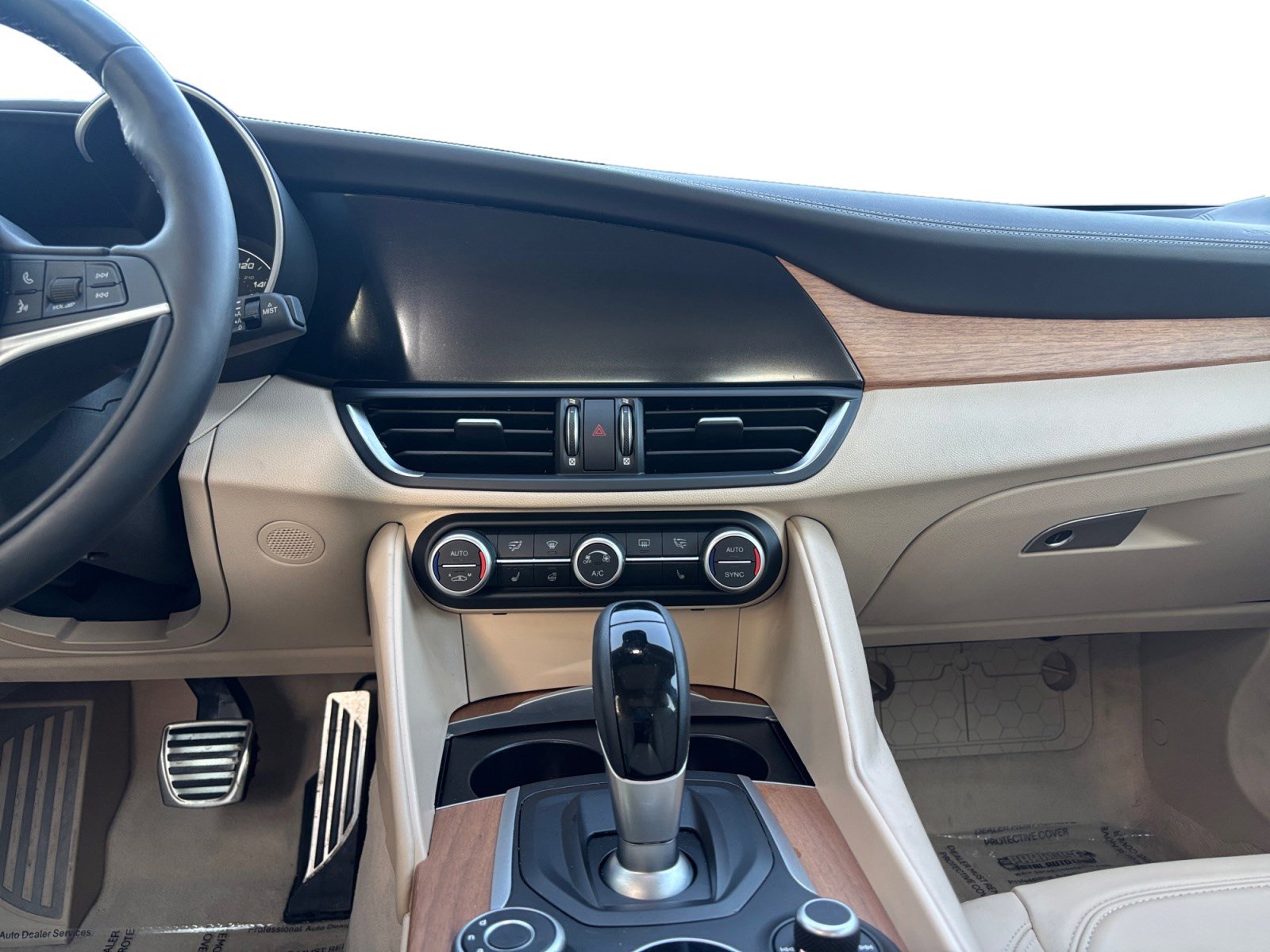 Used 2019 Alfa Romeo Giulia Ti w/ Quick Order Package 22X Lusso image 11