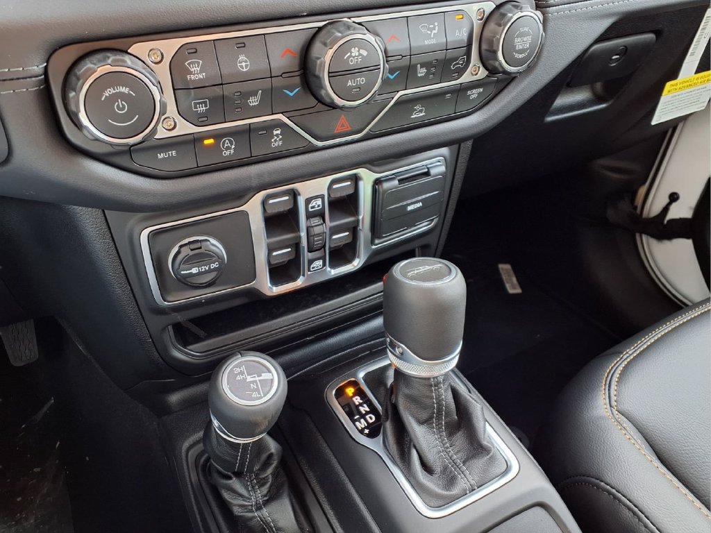 New 2026 Jeep Gladiator Sport AWD/4WD image 14