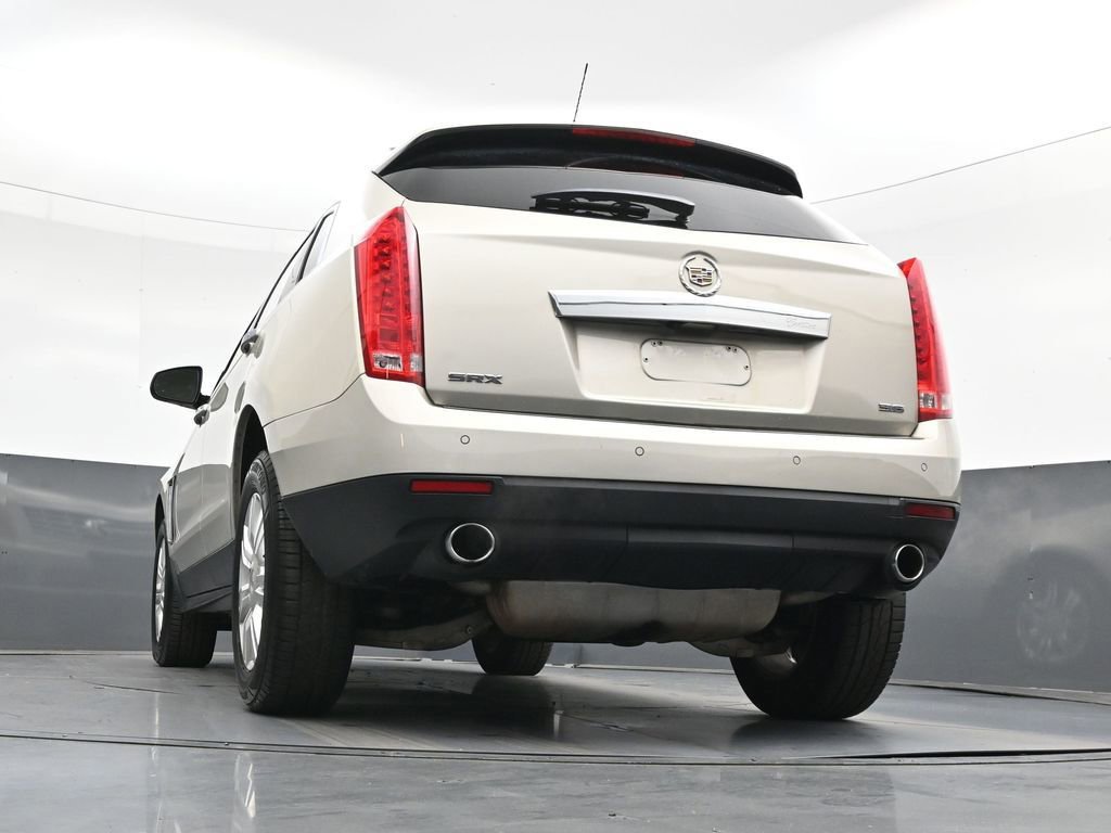 Used 2014 Cadillac SRX Luxury w/ Driver Awareness Package FWD image 43
