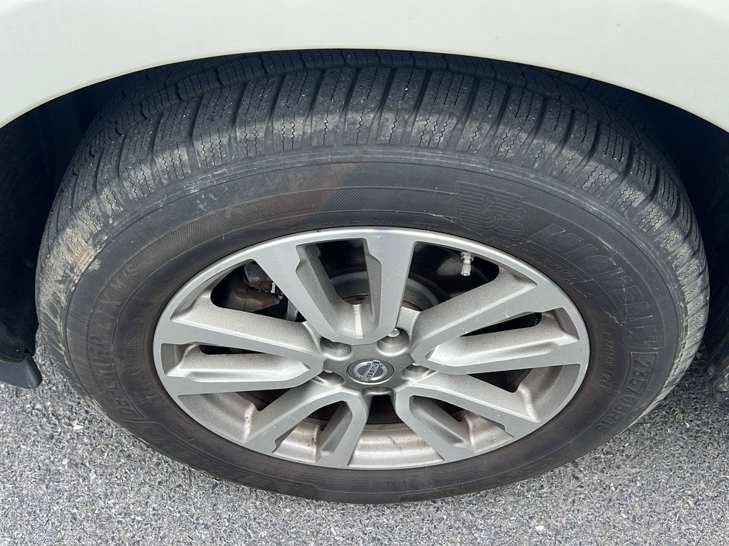 Used 2015 Nissan Pathfinder SL w/ SL Tech Package FWD image 10