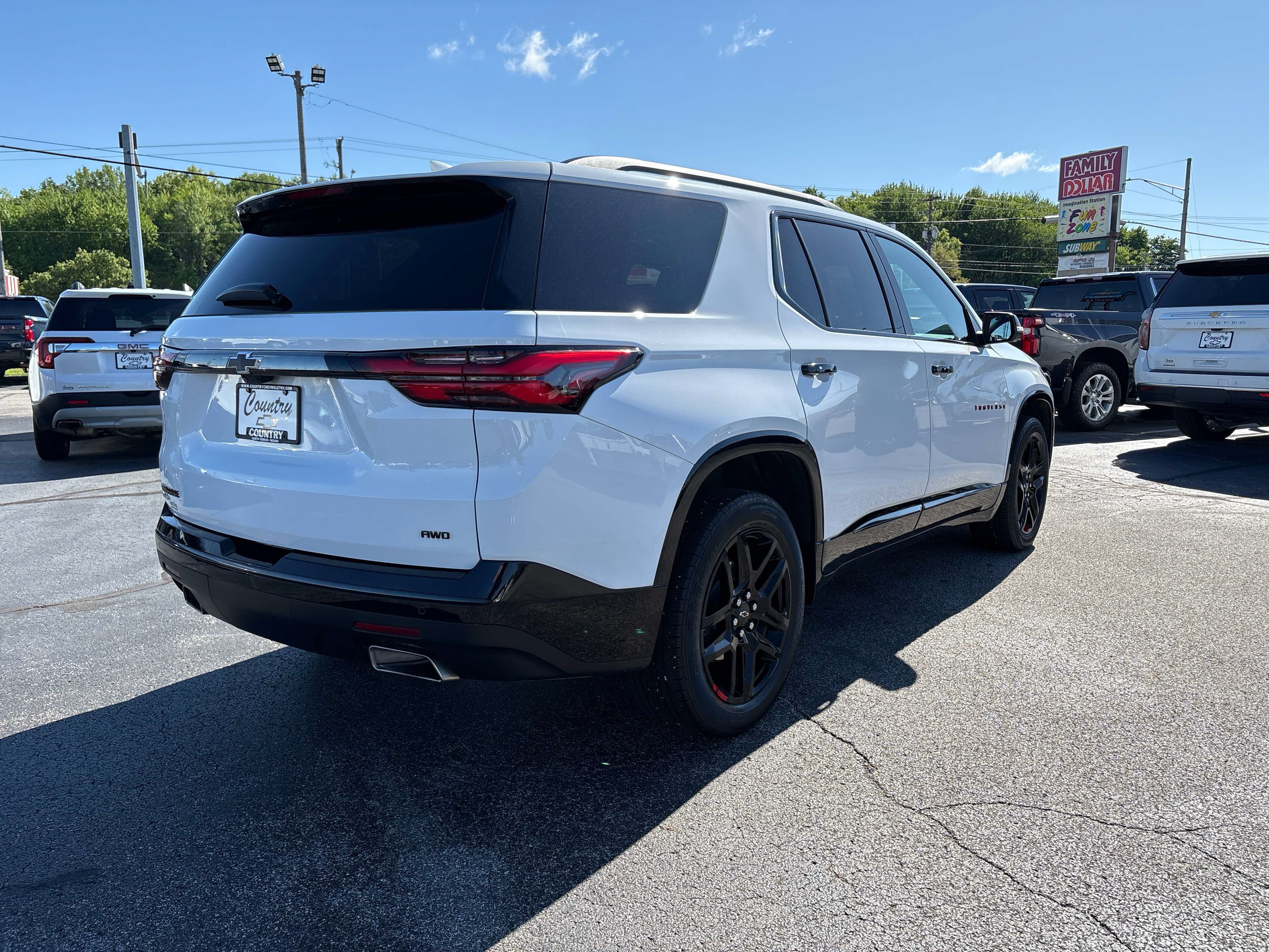 Used 2024 Chevrolet Traverse Premier w/ Redline Edition AWD/4WD image 5