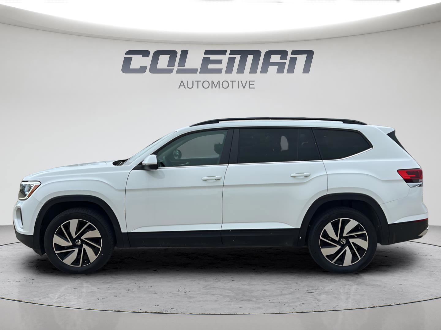 Used 2024 Volkswagen Atlas SE image 8
