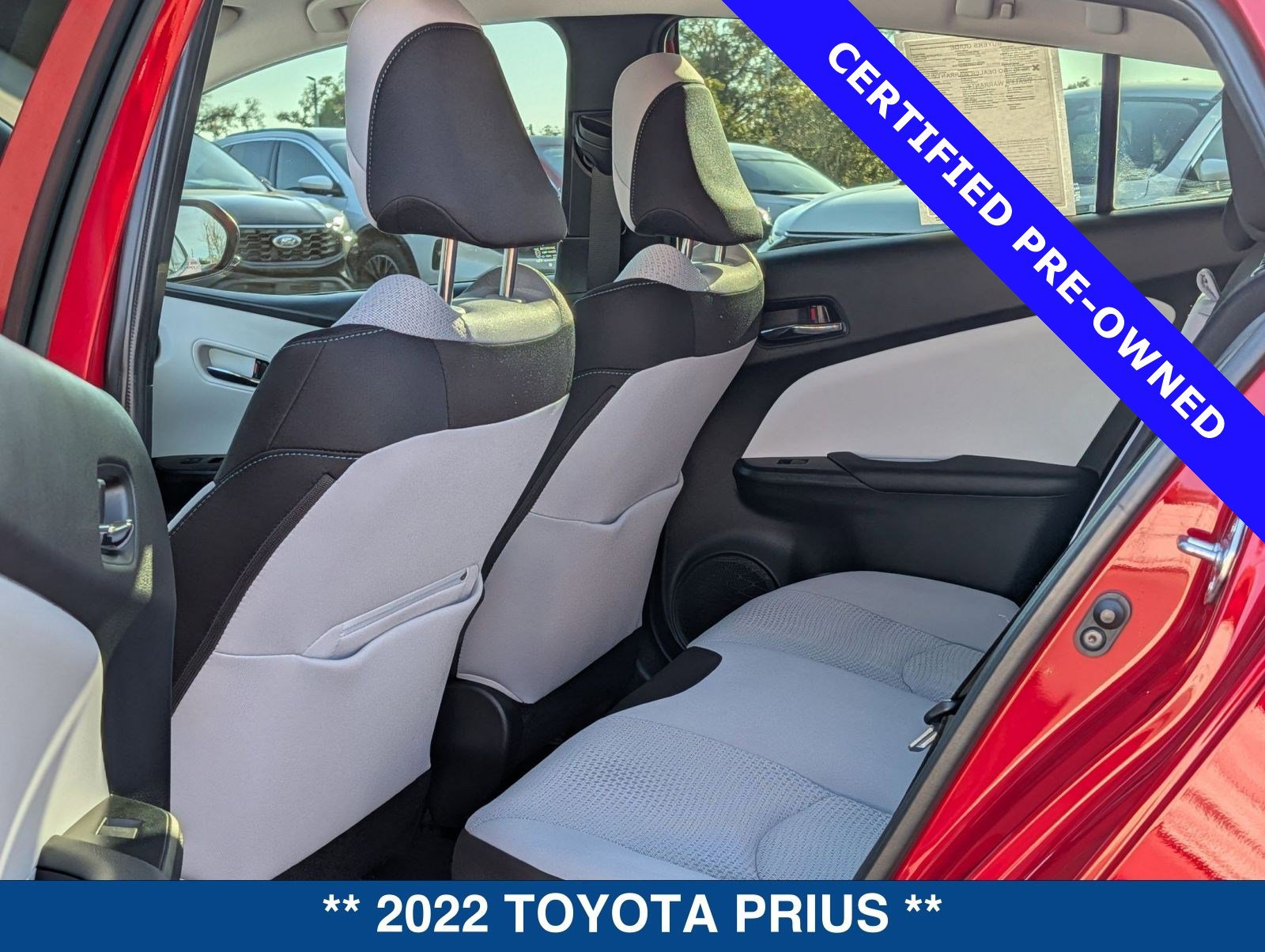 Used 2022 Toyota Prius LE image 14
