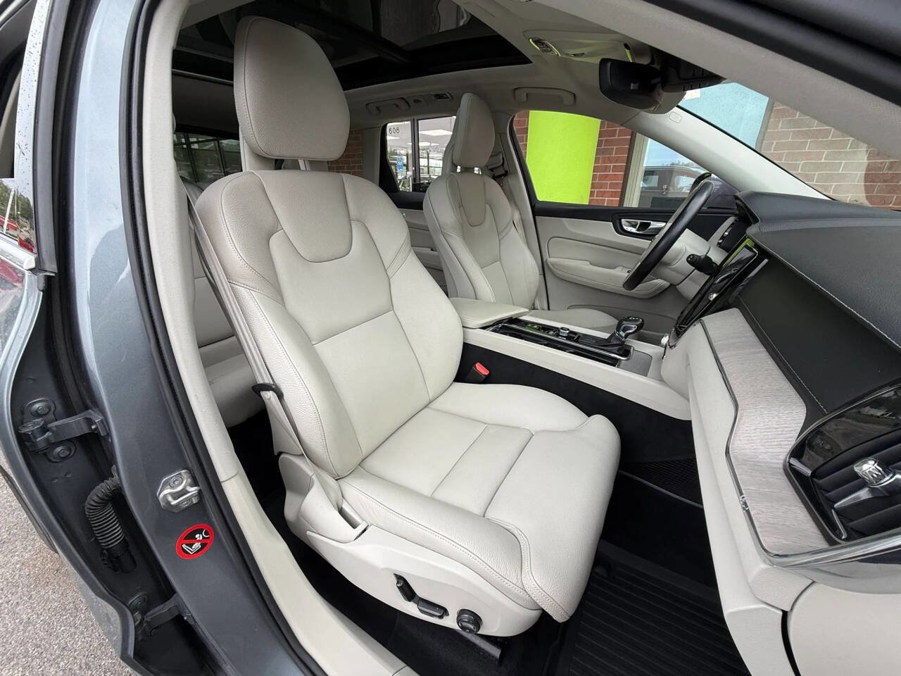 Used 2018 Volvo XC60 T5 Inscription AWD/4WD image 22