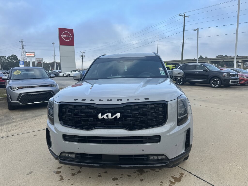 Used 2022 Kia Telluride SX w/ SX Prestige Package image 3