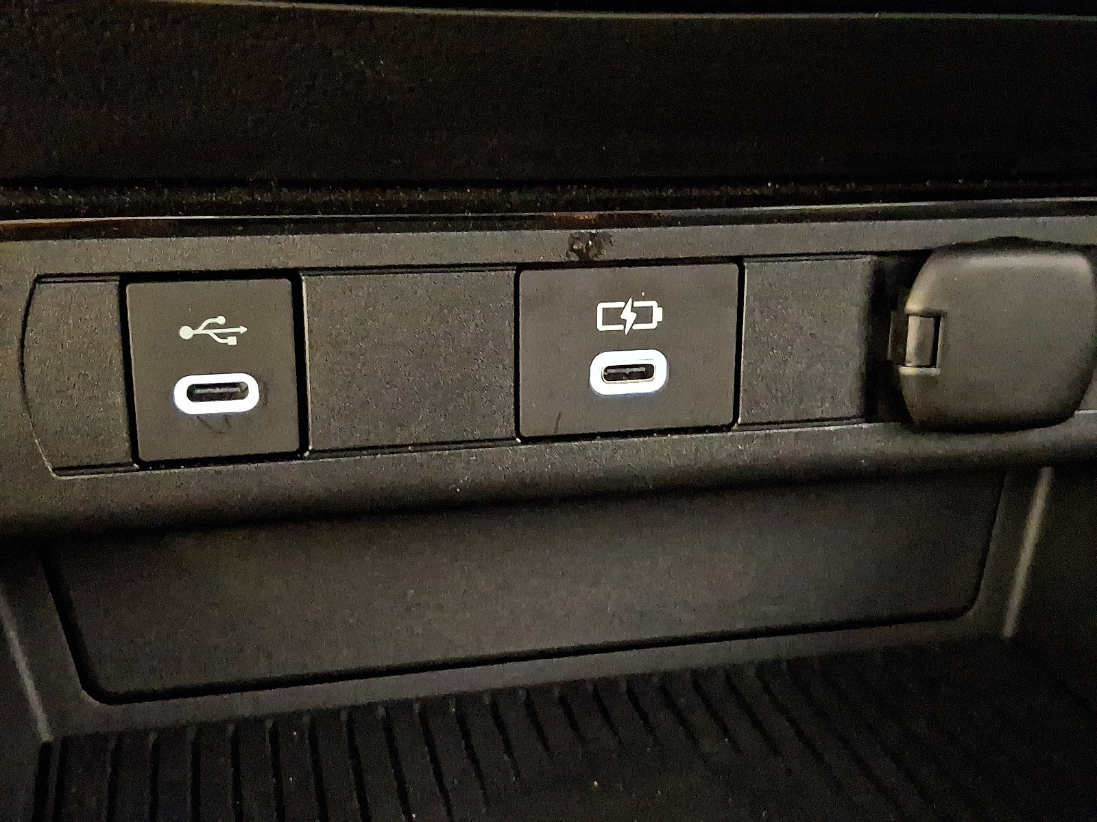 Certified 2026 Toyota Prius XLE AWD/4WD image 24