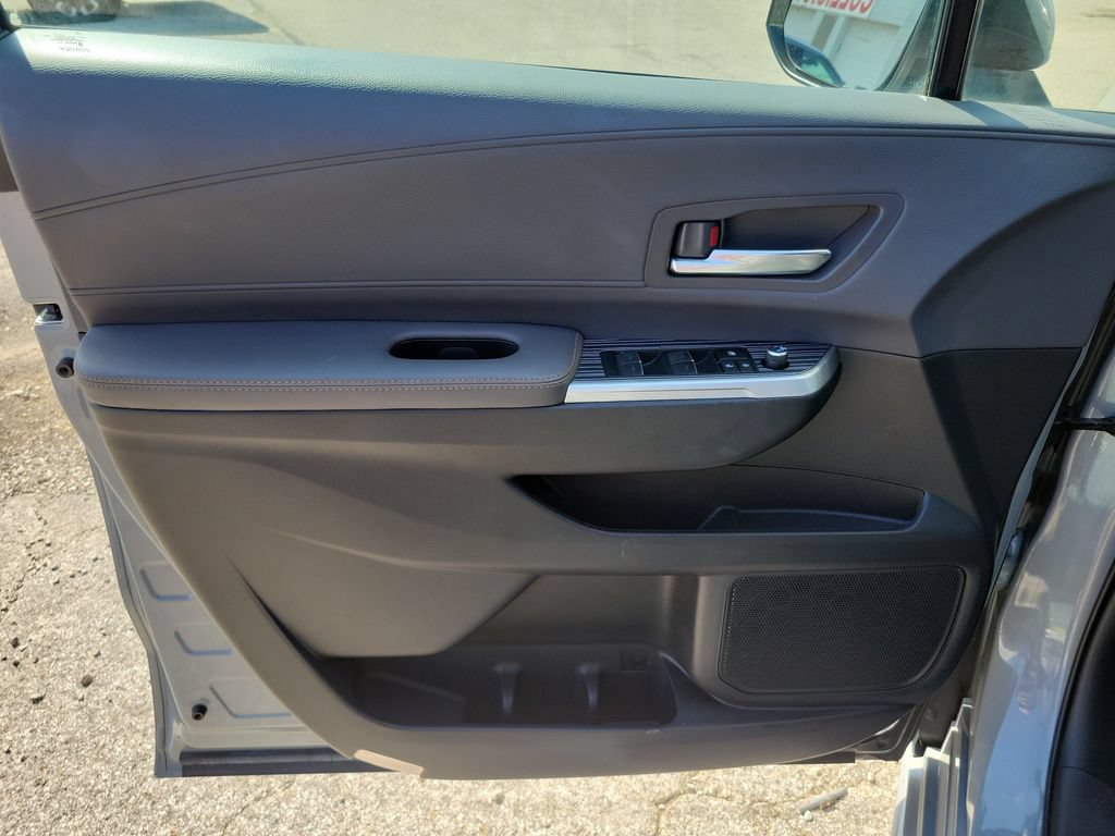 Used 2023 Toyota Sienna XLE Woodland Edition AWD/4WD image 28