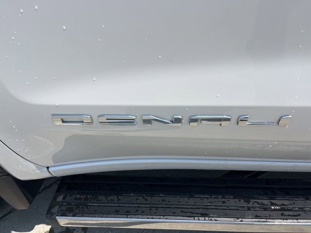 Used 2023 GMC Sierra 1500 Denali w/ Denali Reserve Package AWD/4WD image 4