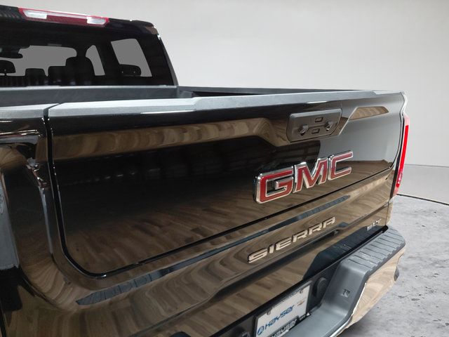 Used 2026 GMC Sierra 1500 SLT AWD/4WD image 14