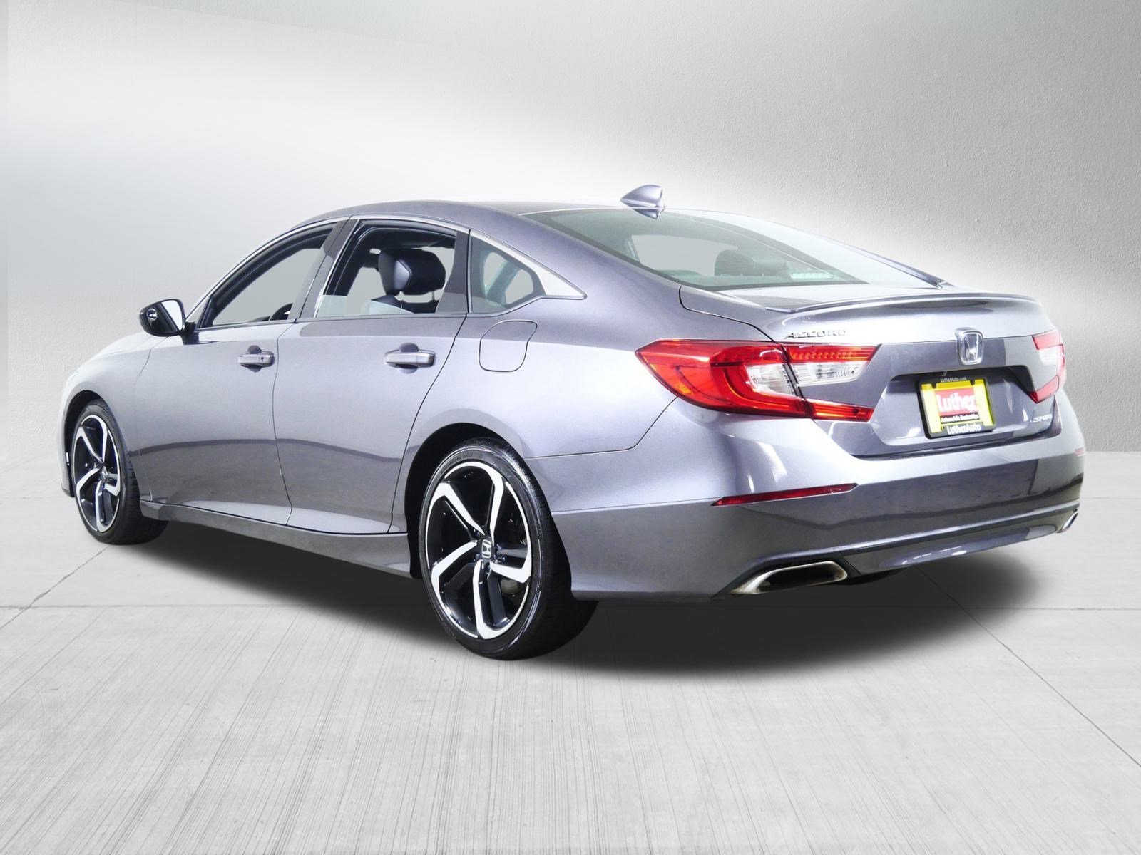 Used 2018 Honda Accord Sport image 5
