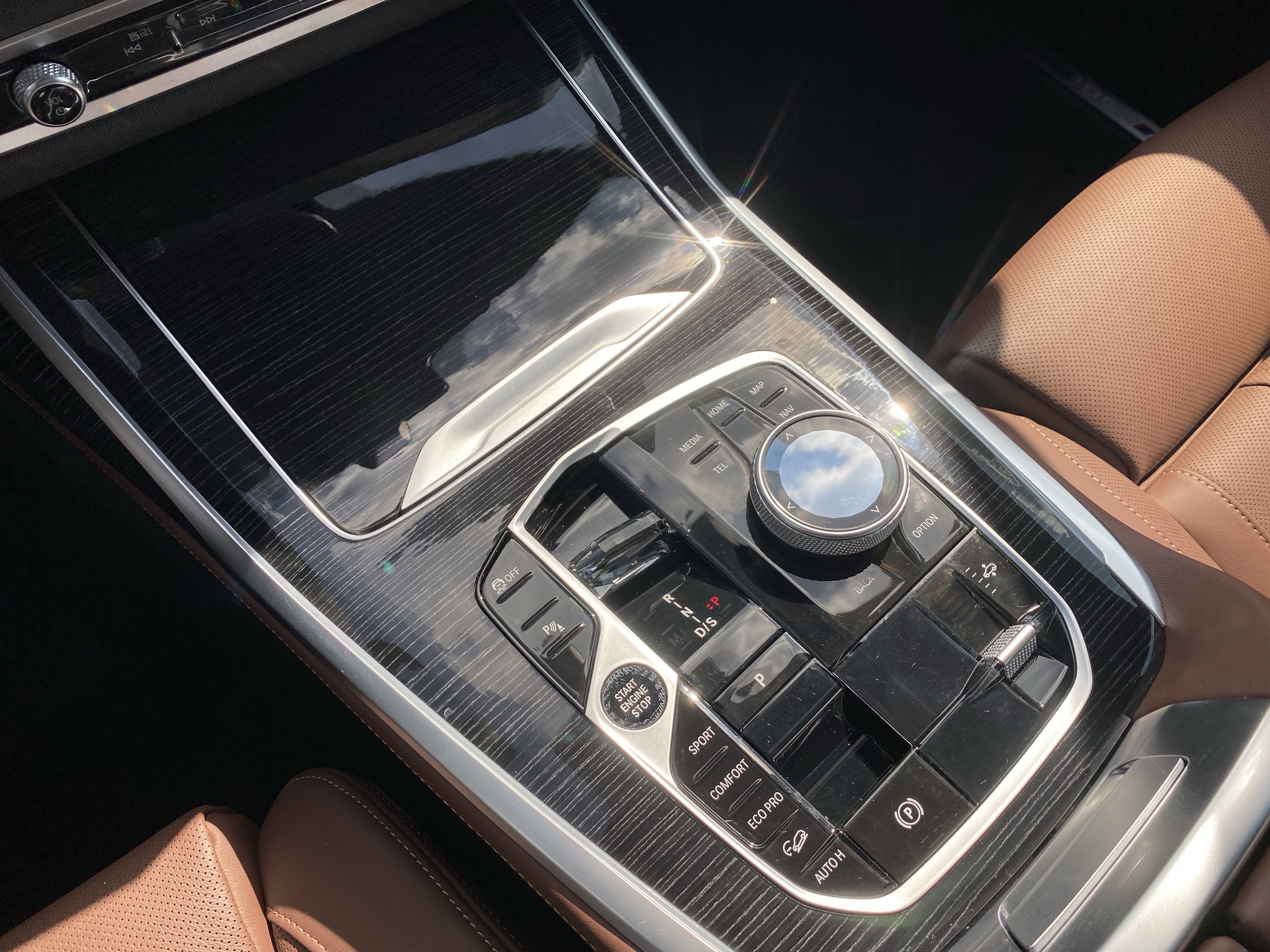 Used 2024 BMW X7 M60i w/ Executive Package image 40