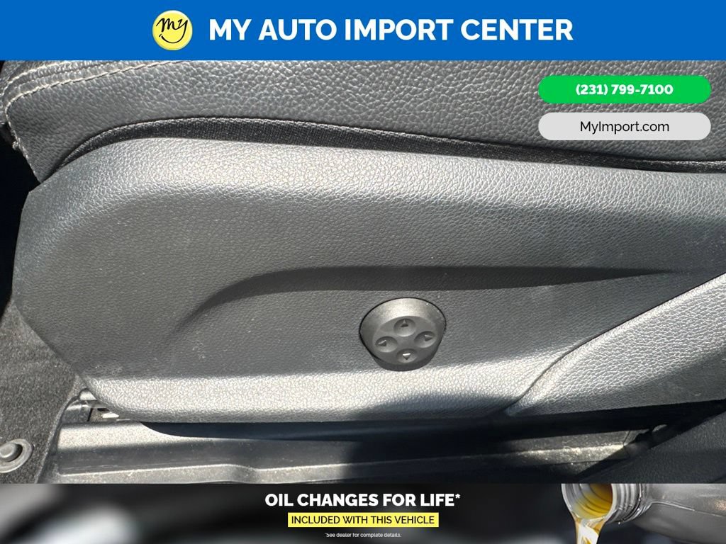 Used 2022 Mercedes-Benz GLC 300 4MATIC w/ Driver Assistance Package image 14
