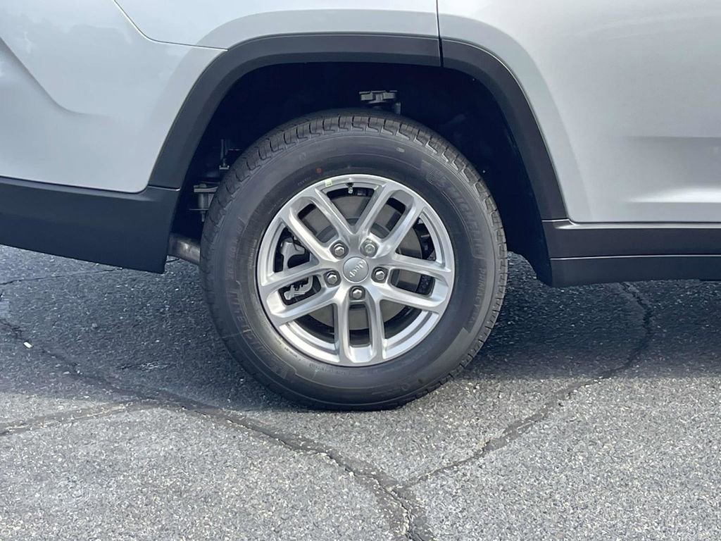 New 2025 Jeep Grand Cherokee L Laredo w/ Luxury Tech Group I image 12