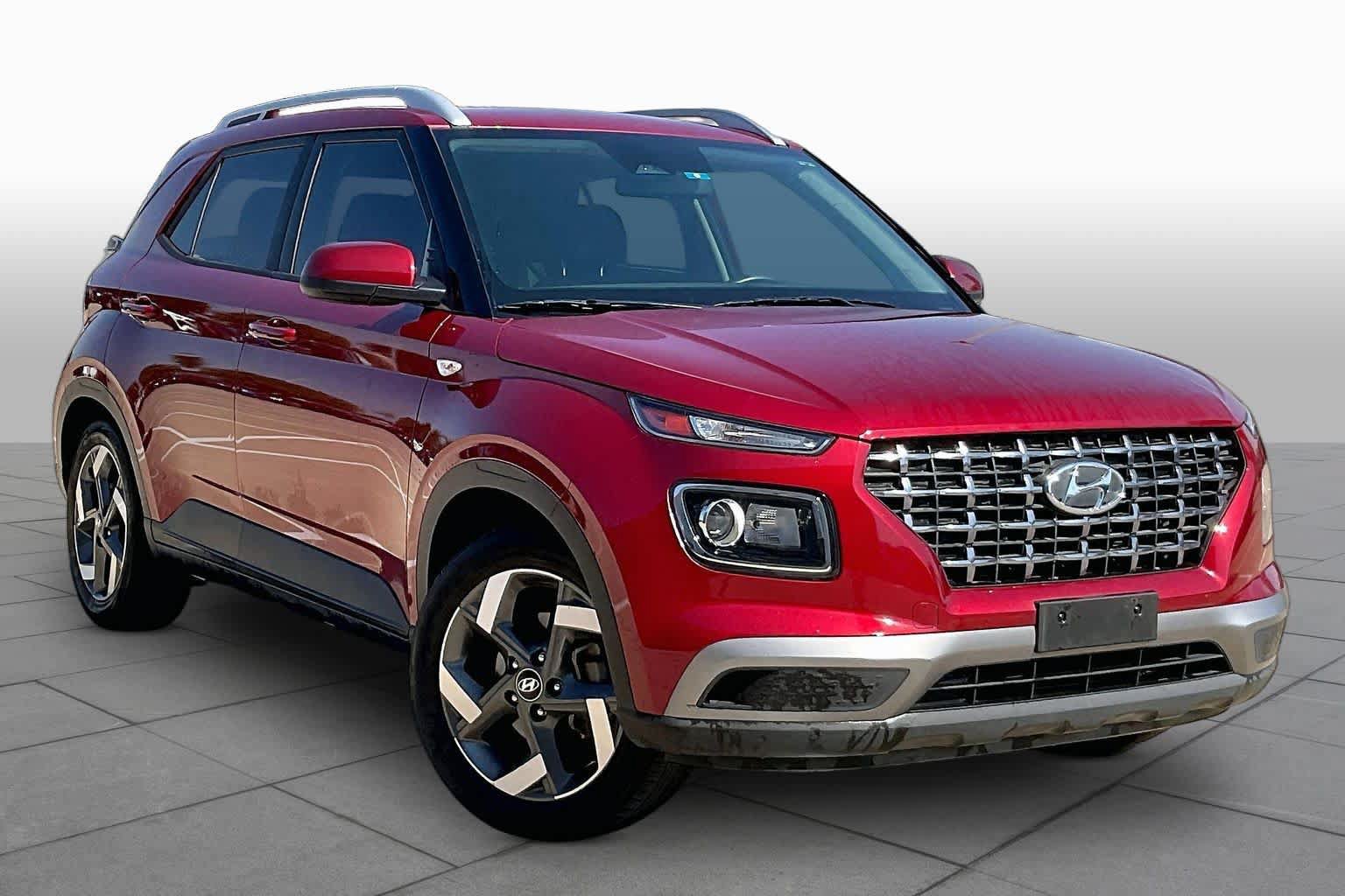 Used 2023 Hyundai Venue SEL w/ Cargo Package FWD image 3