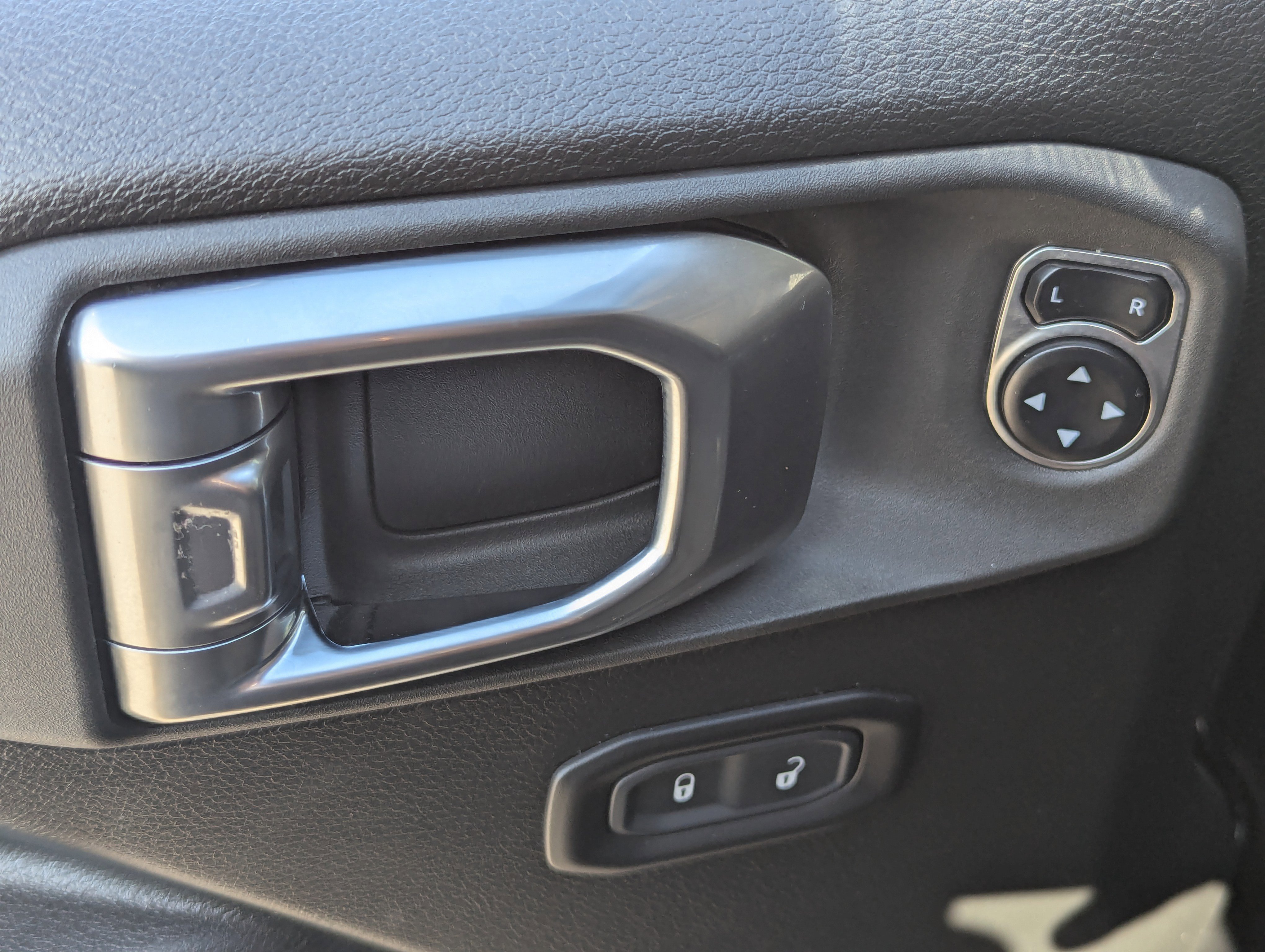 Used 2024 Jeep Gladiator Rubicon w/ Convenience Group image 23