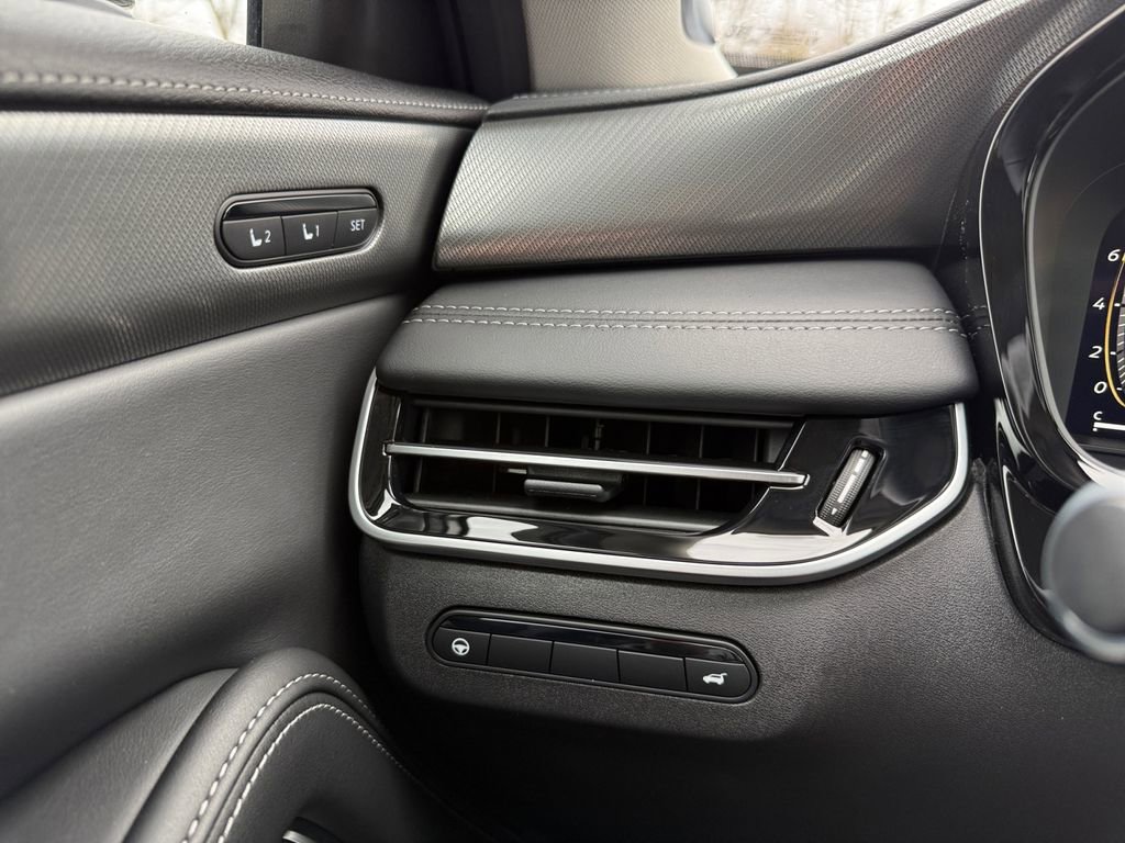 Certified 2026 INFINITI QX60 Luxe w/ Cargo Package image 2