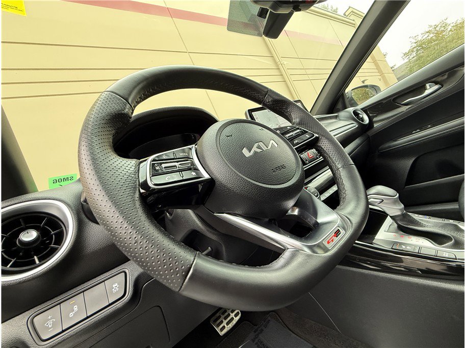 Used 2024 Kia Forte GT-Line w/ GT-Line Premium Package image 19