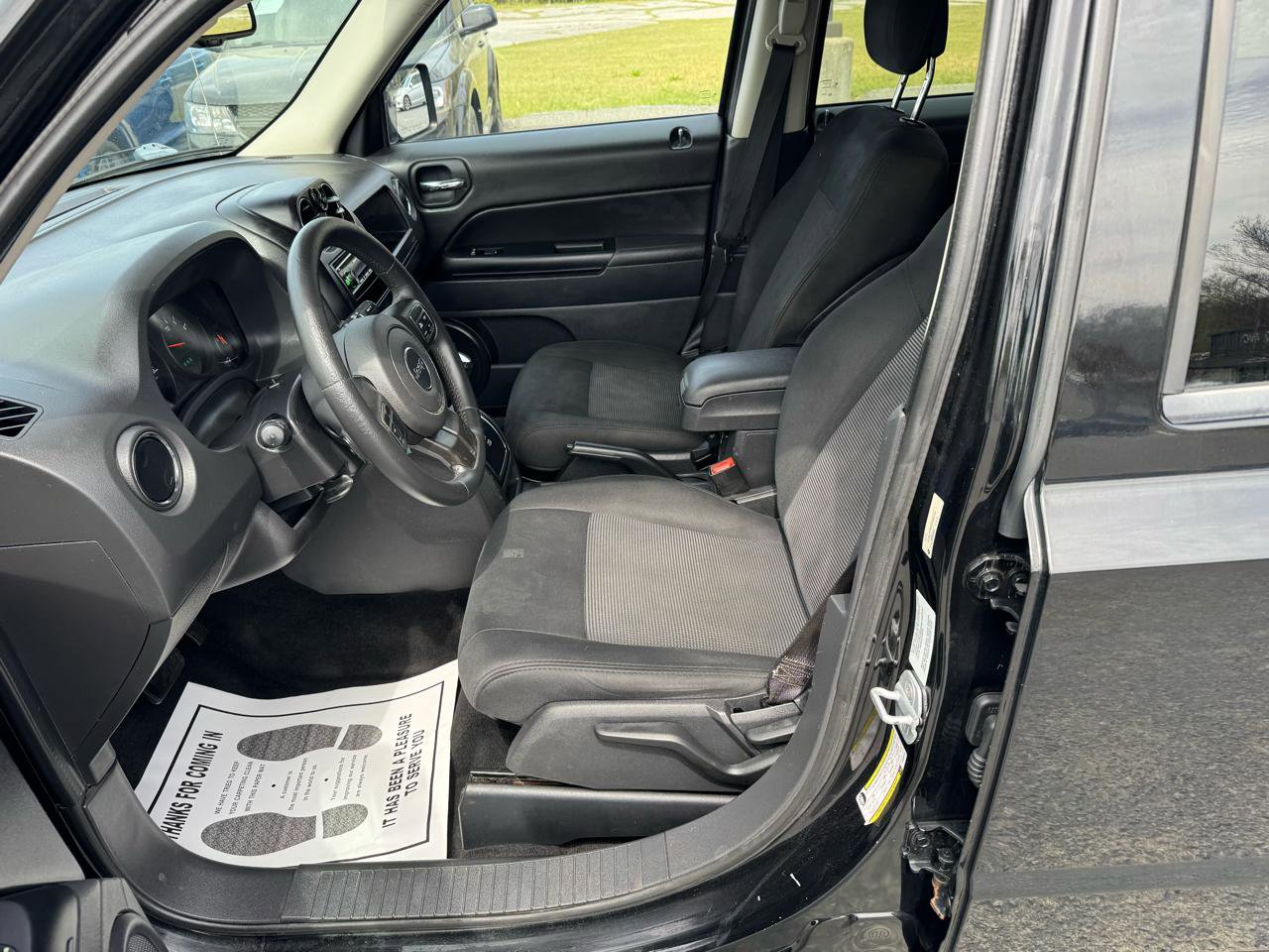 Used 2012 Jeep Patriot Latitude w/ Altitude Pkg image 10