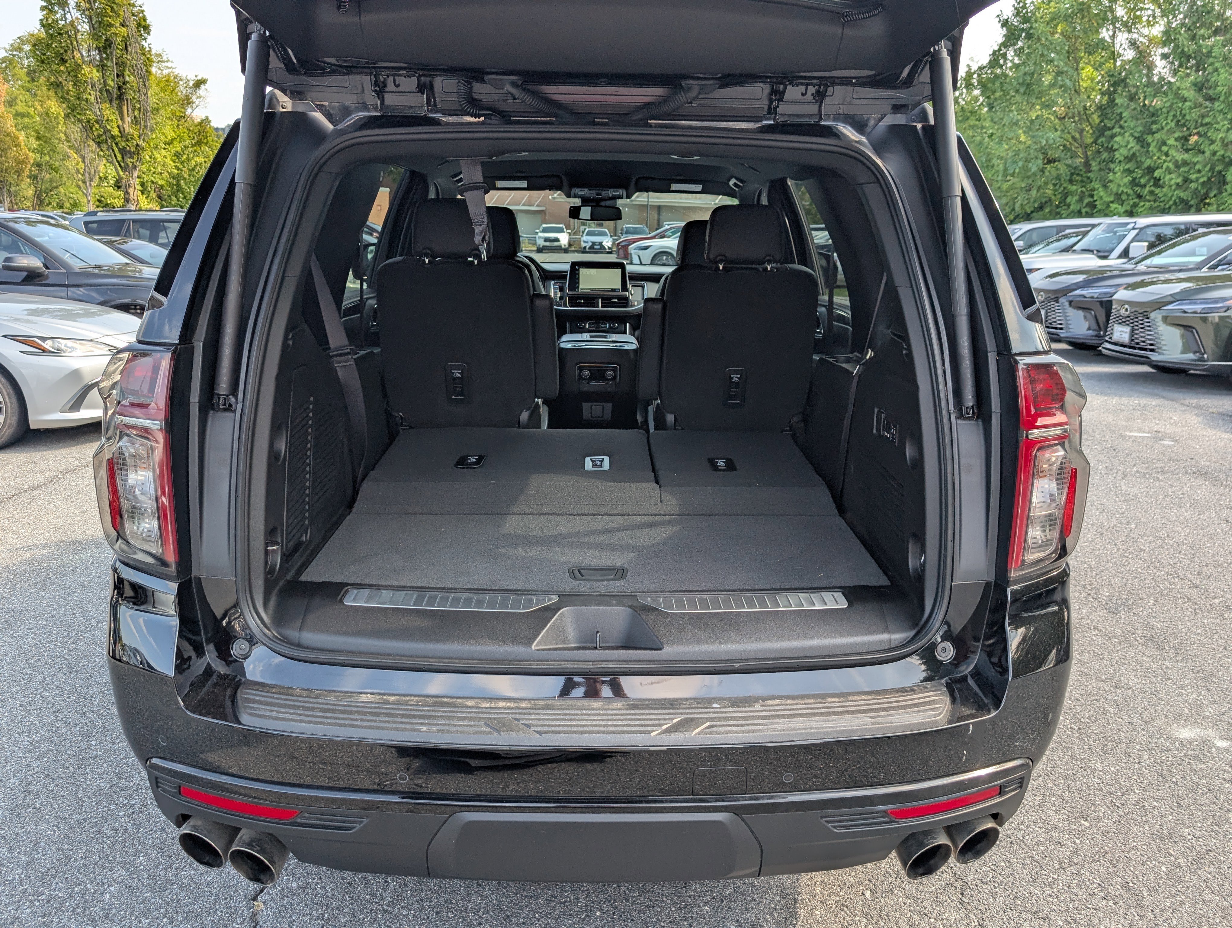 Used 2023 Chevrolet Tahoe RST w/ RST Performance Edition image 13