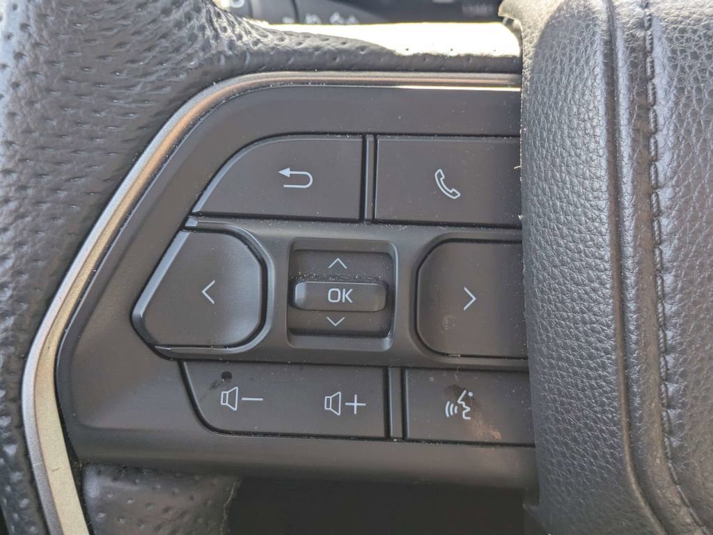 Used 2025 Toyota Tacoma TRD Off-Road image 25