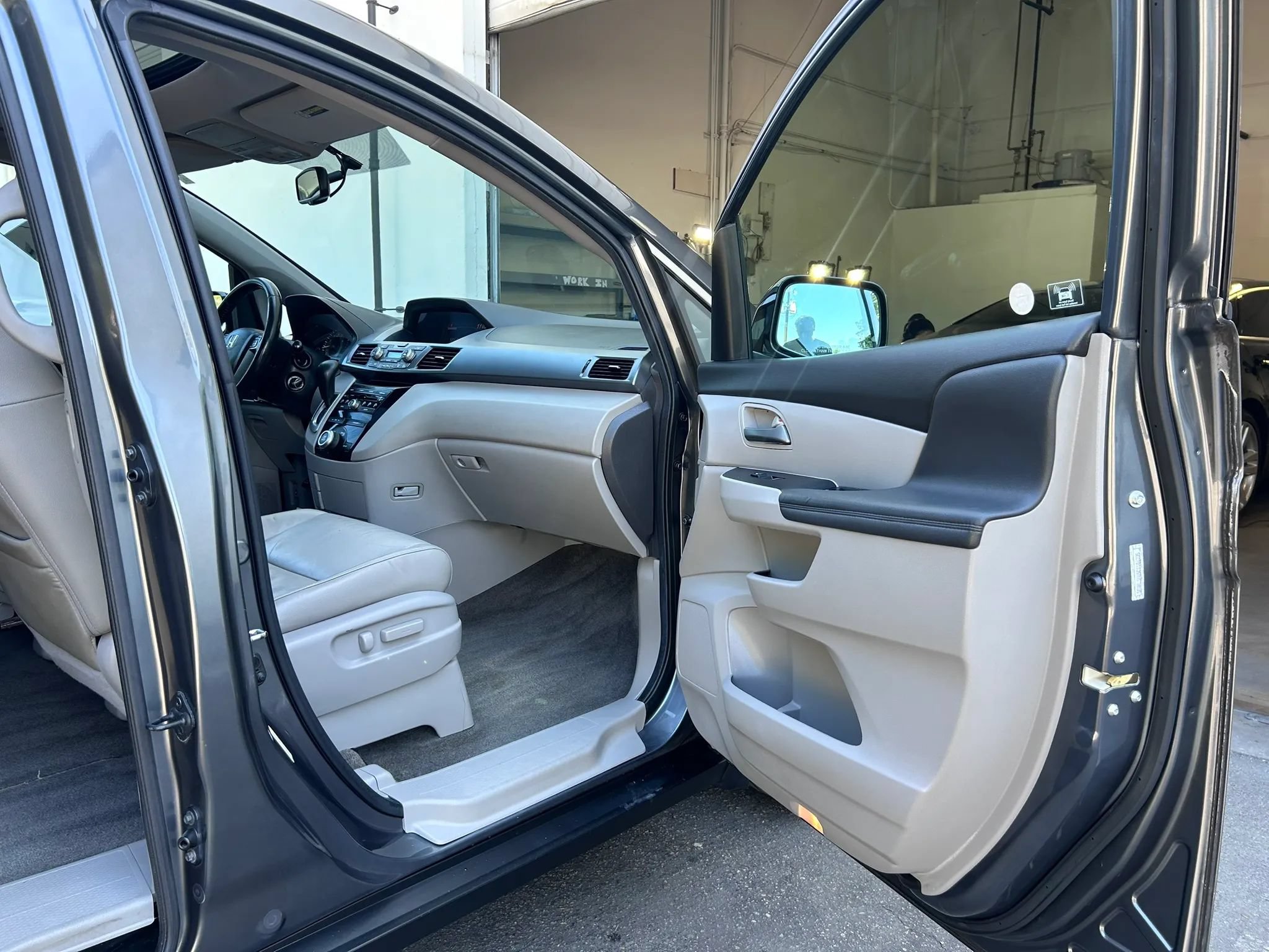 Used 2012 Honda Odyssey EX-L image 59