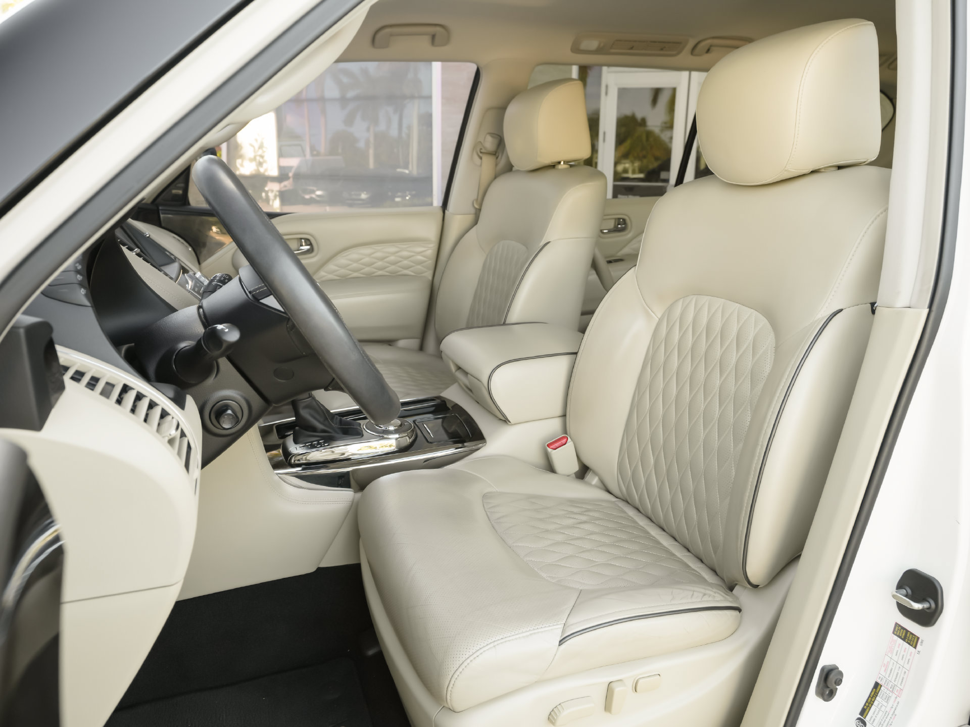 Used 2019 INFINITI QX80 Luxe w/ 22" Wheel Package RWD image 3