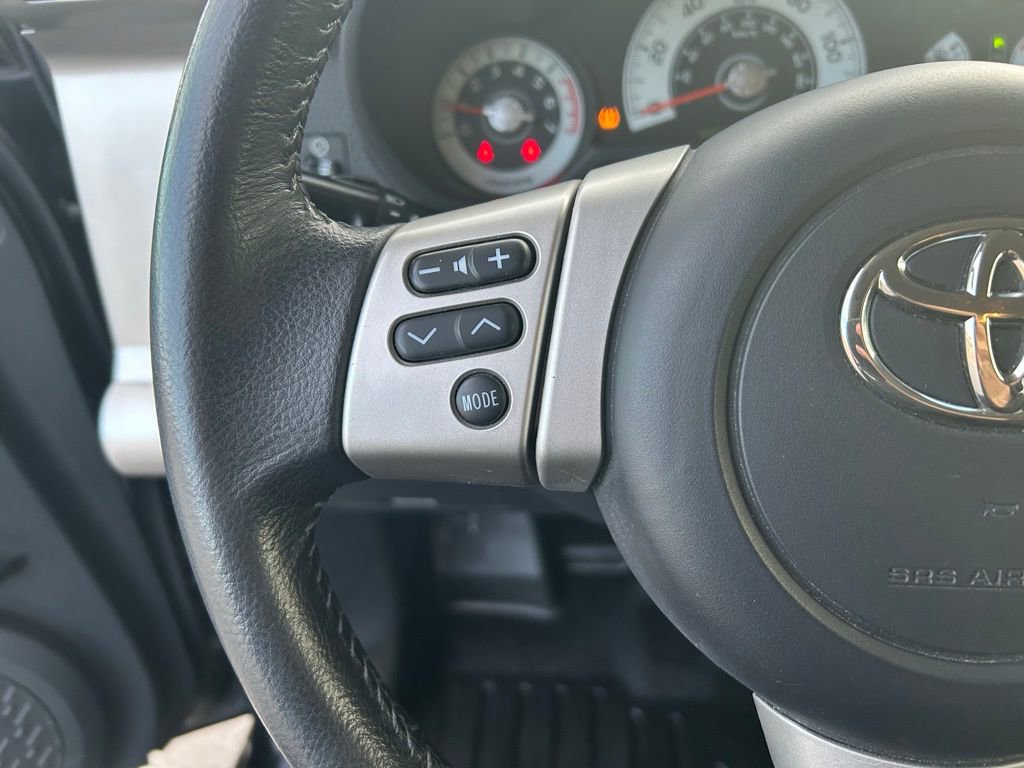 Used 2014 Toyota FJ Cruiser 4WD w/ Upgrade Package image 15