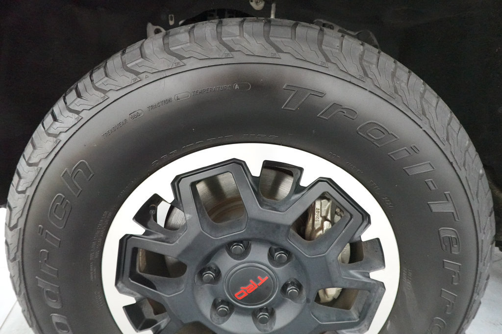 Used 2024 Toyota Tacoma TRD Off-Road AWD/4WD image 33