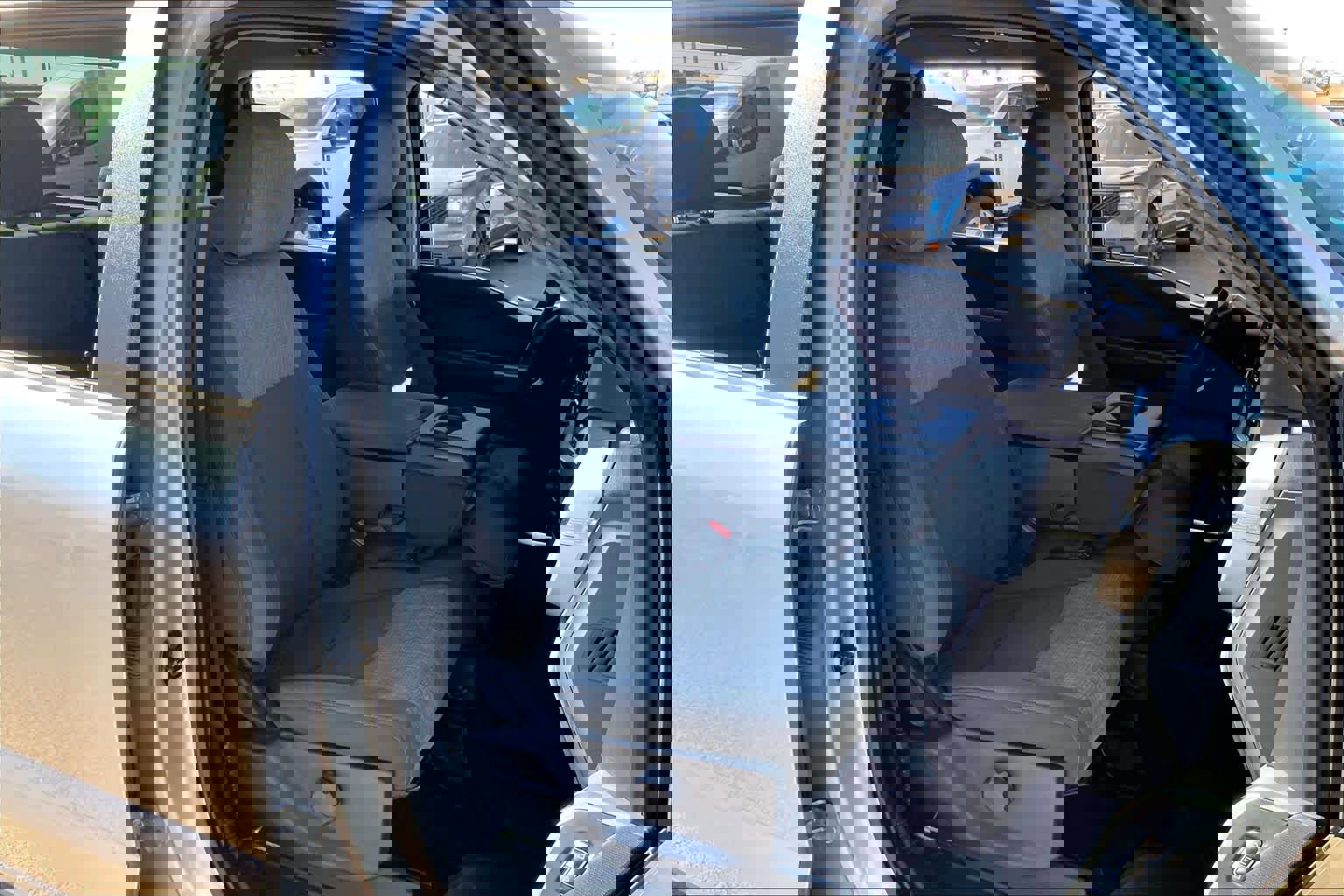 Used 2023 Ford F150 XLT w/ Trailer Tow Package image 9