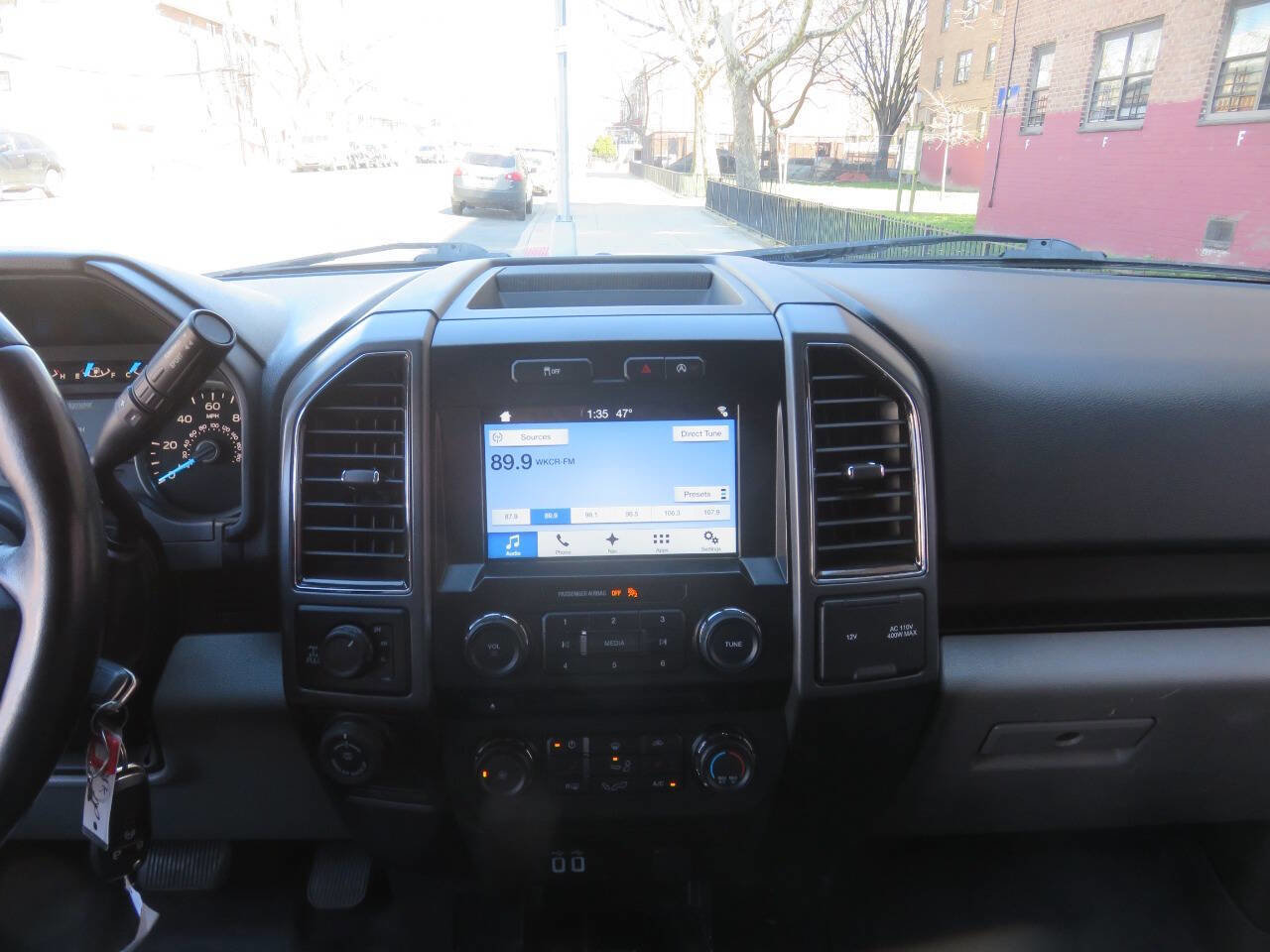 Used 2017 Ford F150 XLT w/ Equipment Group 302A Luxury AWD/4WD image 17